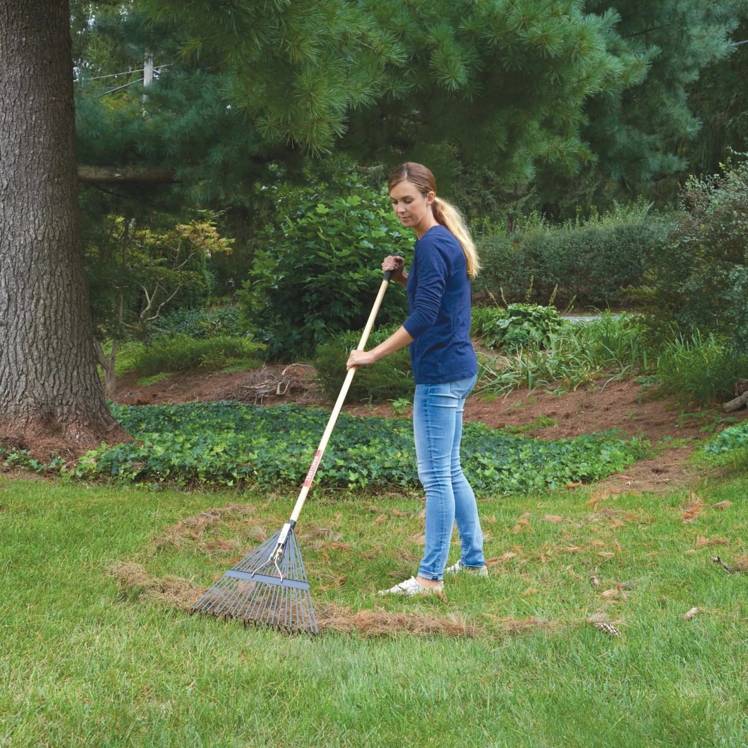 CRAFTSMAN Lawn & Garden Hand Tools 22-in Lawn and Leaf Rake 4 CRAFTSMAN Lawn & Garden Hand Tools 22-in Lawn and Leaf Rake - Image 4
