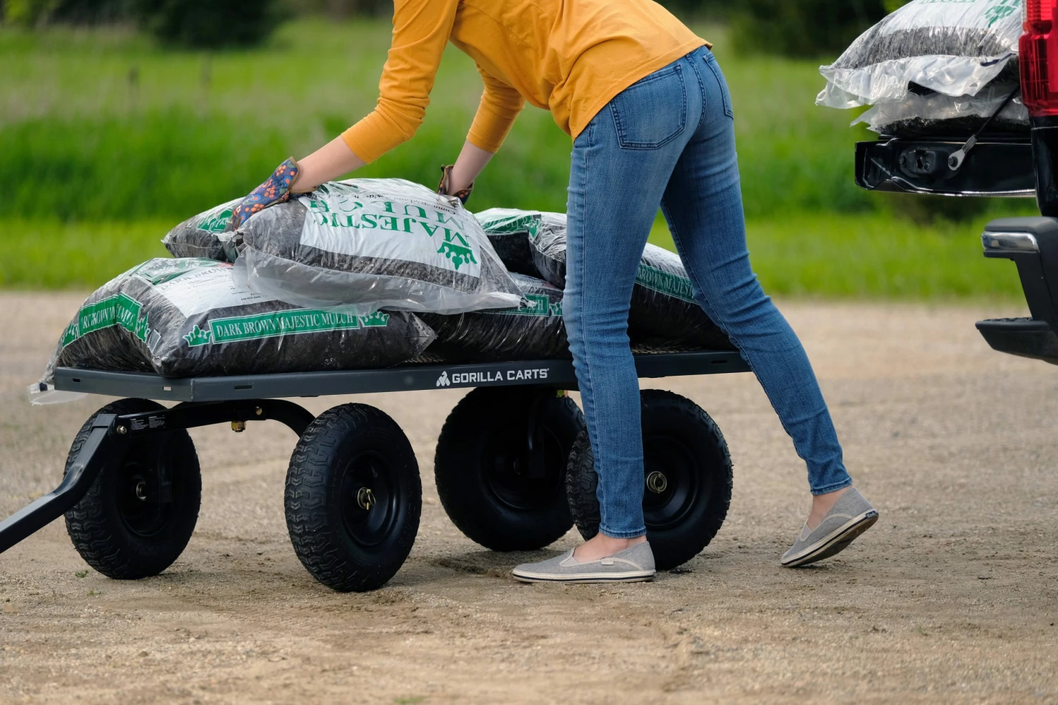 Gorilla Carts Wheelbarrows & Yard Carts 6-cu ft Steel Yard Cart 9 Gorilla Carts Wheelbarrows & Yard Carts 6-cu ft Steel Yard Cart - Image 9