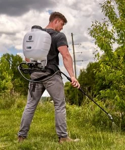 Husqvarna Spreaders & Sprayers 4-Gallon Plastic Backpack Sprayer 7 Husqvarna Spreaders & Sprayers 4-Gallon Plastic Backpack Sprayer -Lowes Store 43996265